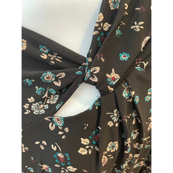 NINE WEST, SIZE L, BLACK, 3/4 SLEEVE, FLORAL TOP - Picture 6 of 6